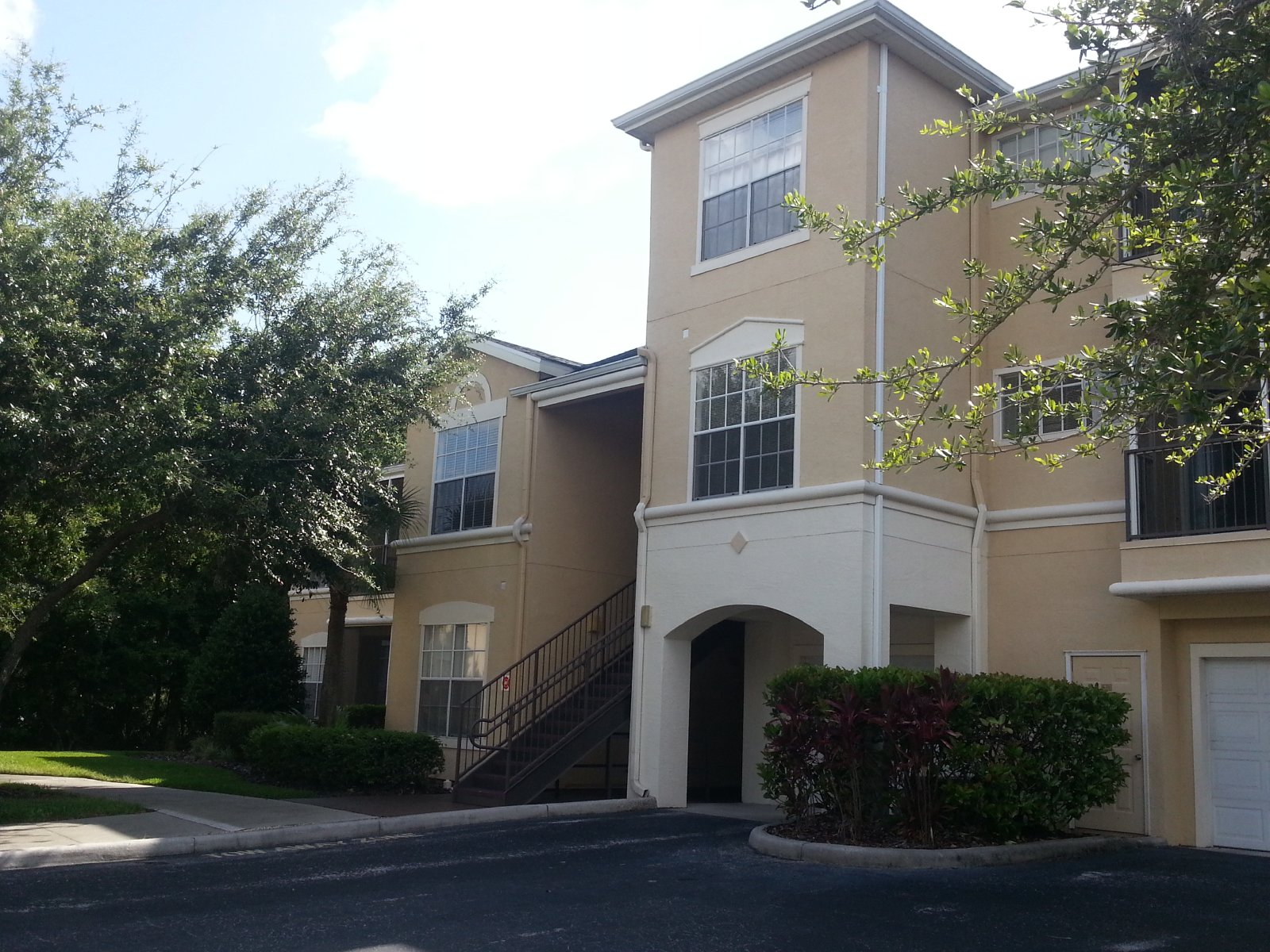 Beautiful 3/2 Condo In Oxford Place, Tampa Palms MUST SEE!! property image