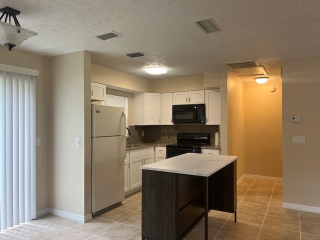 2018 E RAMPART ST, TAMPA 33604 property image