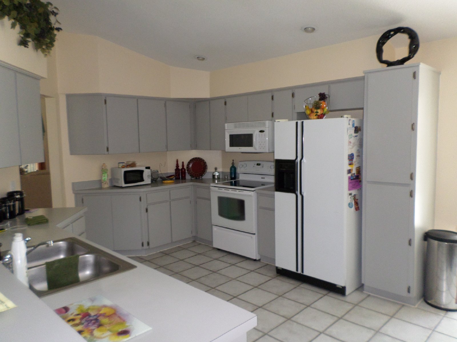 Gorgeous 4/2/2 Pool Home With Wood Floors On 1/2 Acre property image