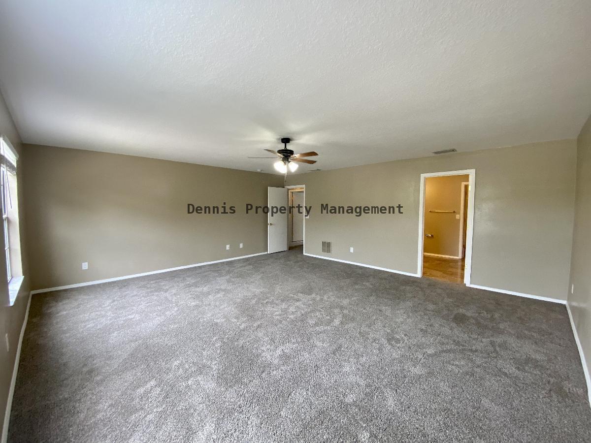 Ashley Pines, Large 4 Bed, 2.5 Bath property image