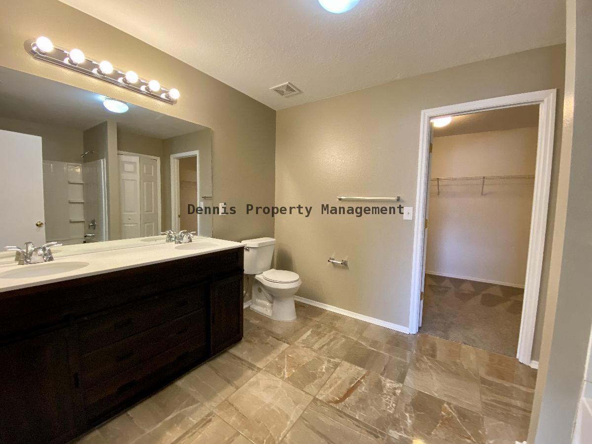 Ashley Pines, Large 4 Bed, 2.5 Bath property image