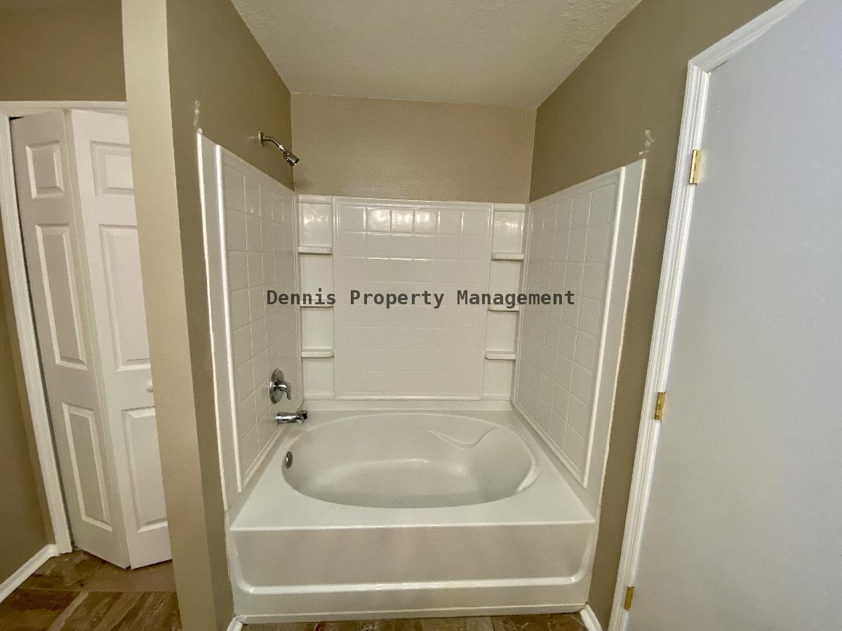 Ashley Pines, Large 4 Bed, 2.5 Bath property image