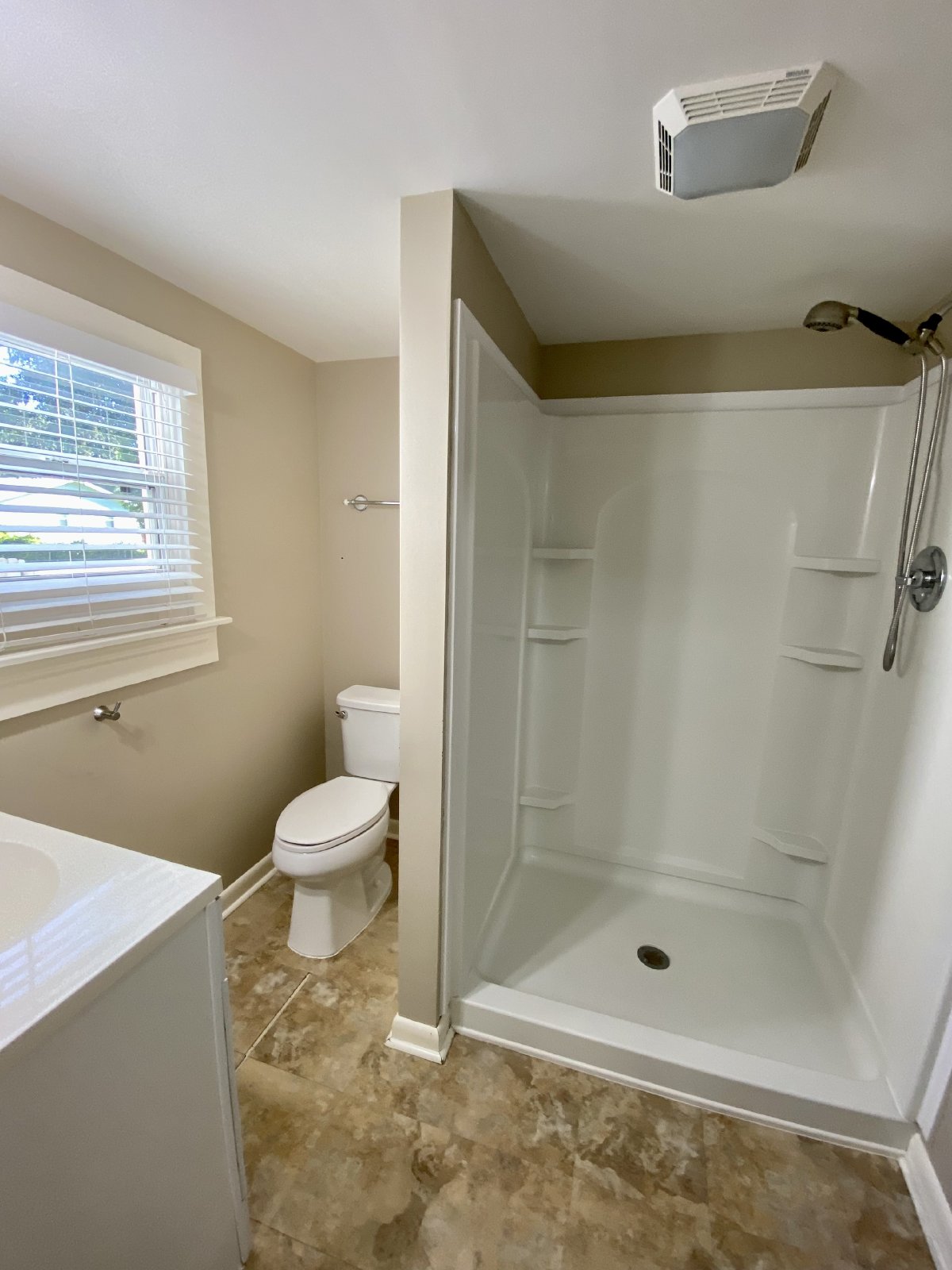 Cozy 2 Bed 1 Bath Triplex With Lawn Care included Available For RENT!! property image