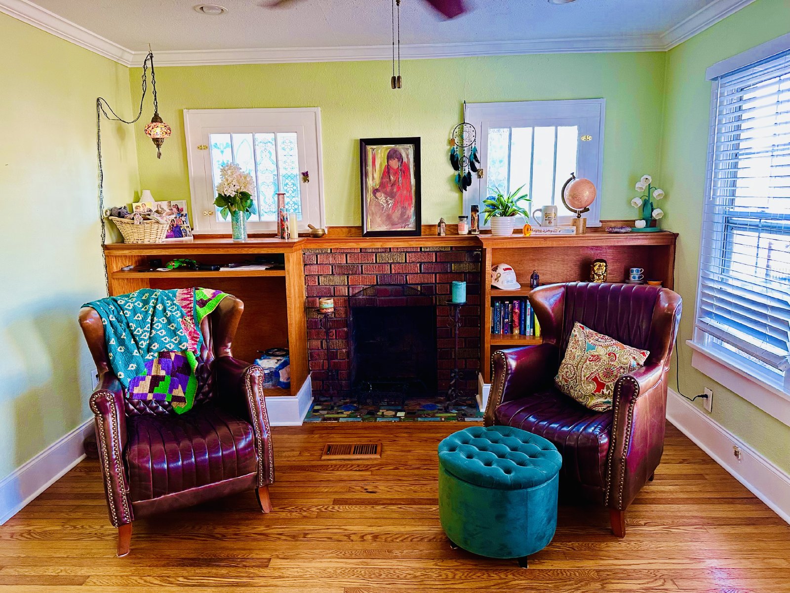 Kenwood Historic Bungalow Home With Porch & Wood Floors property image