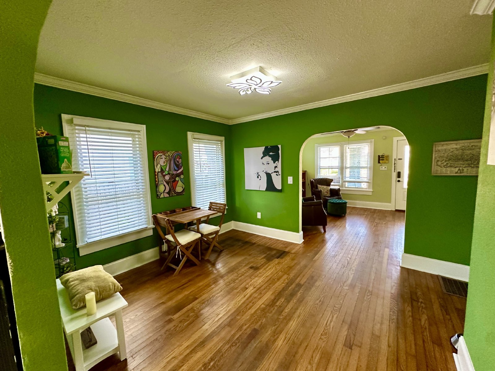 Kenwood Historic Bungalow Home With Porch & Wood Floors property image