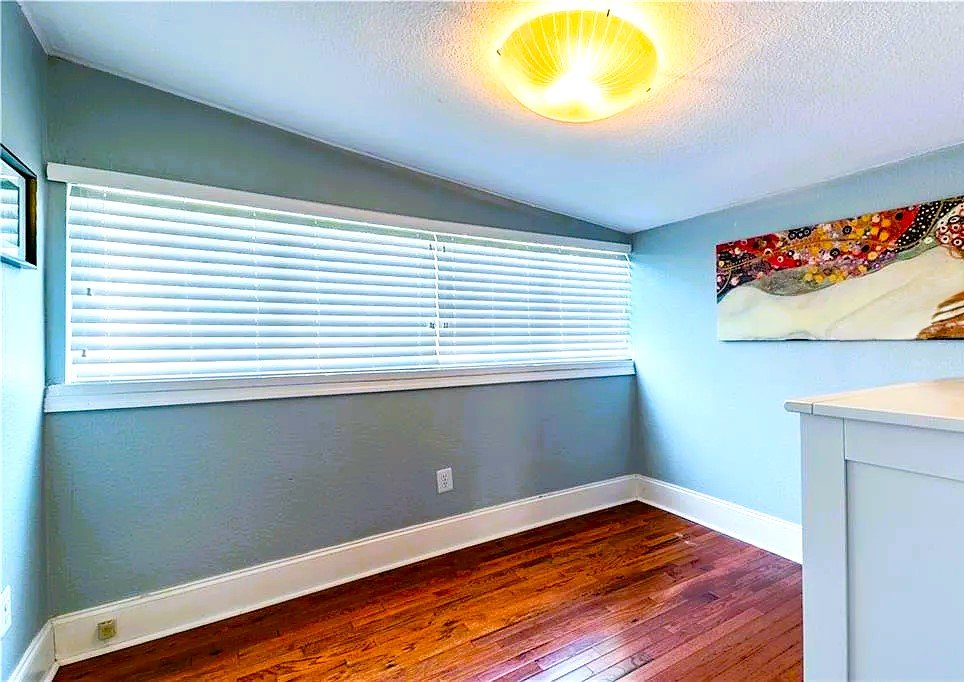 Kenwood Historic Bungalow Home With Porch & Wood Floors property image