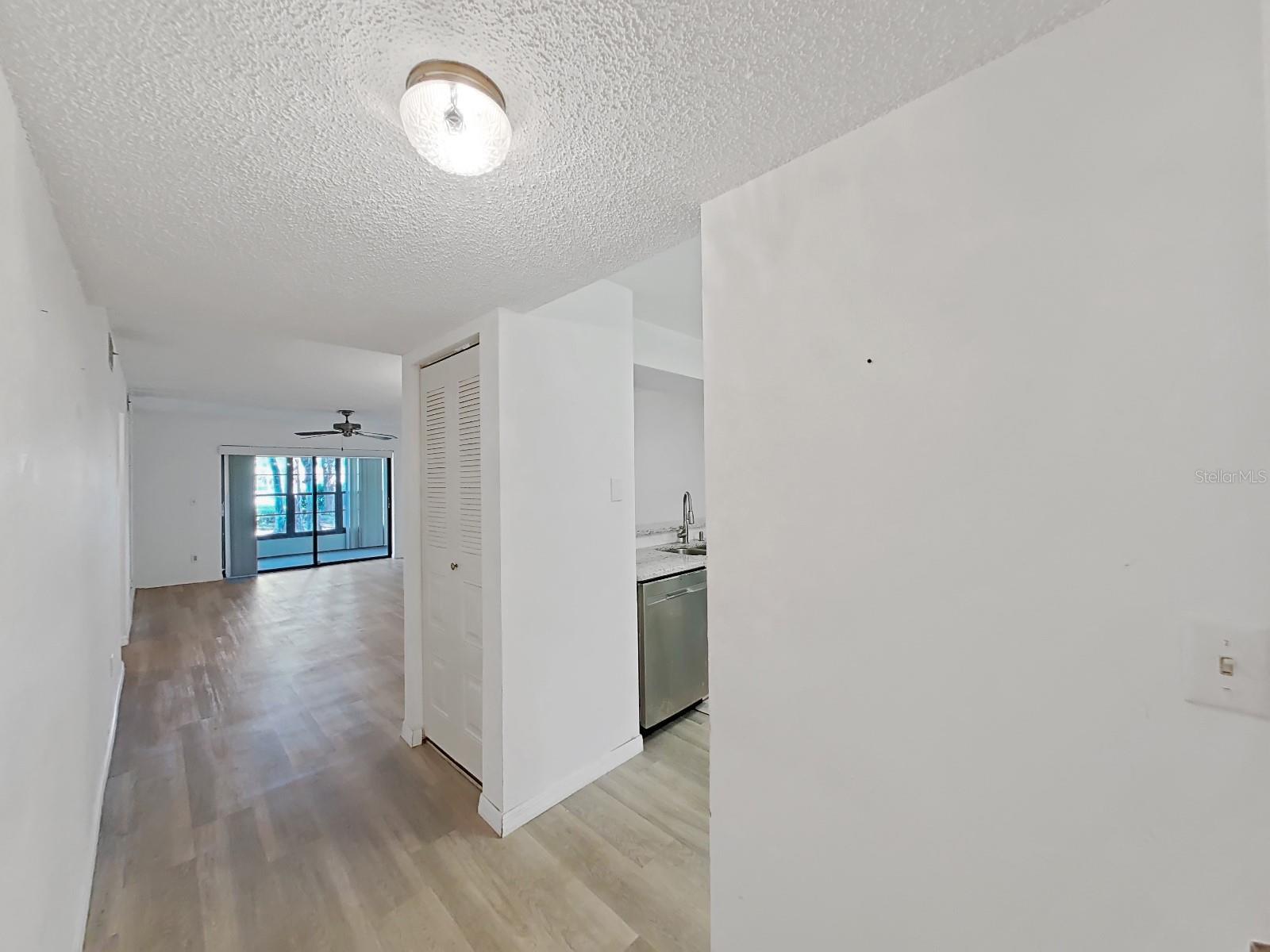 Palm Harbor 2/2 Pool & Sports Courts property image