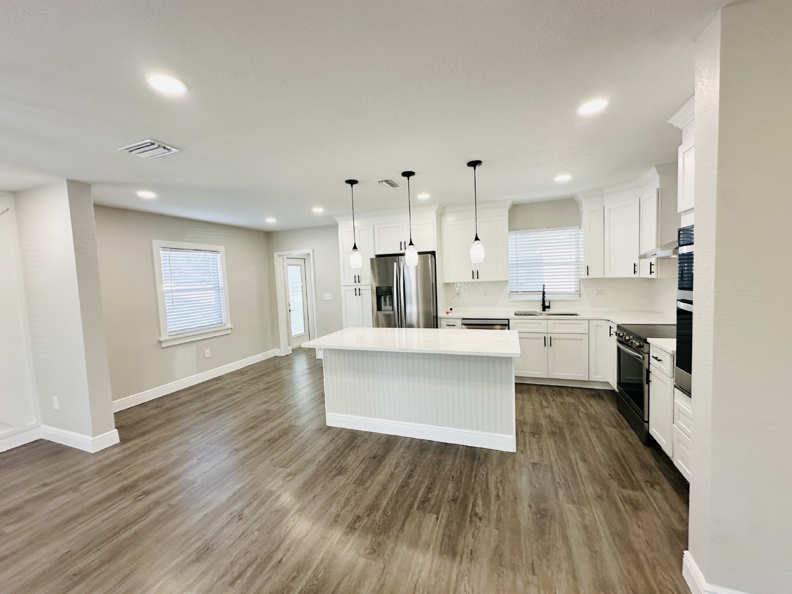 Beautiful all new Shore Acres 3/2! property image