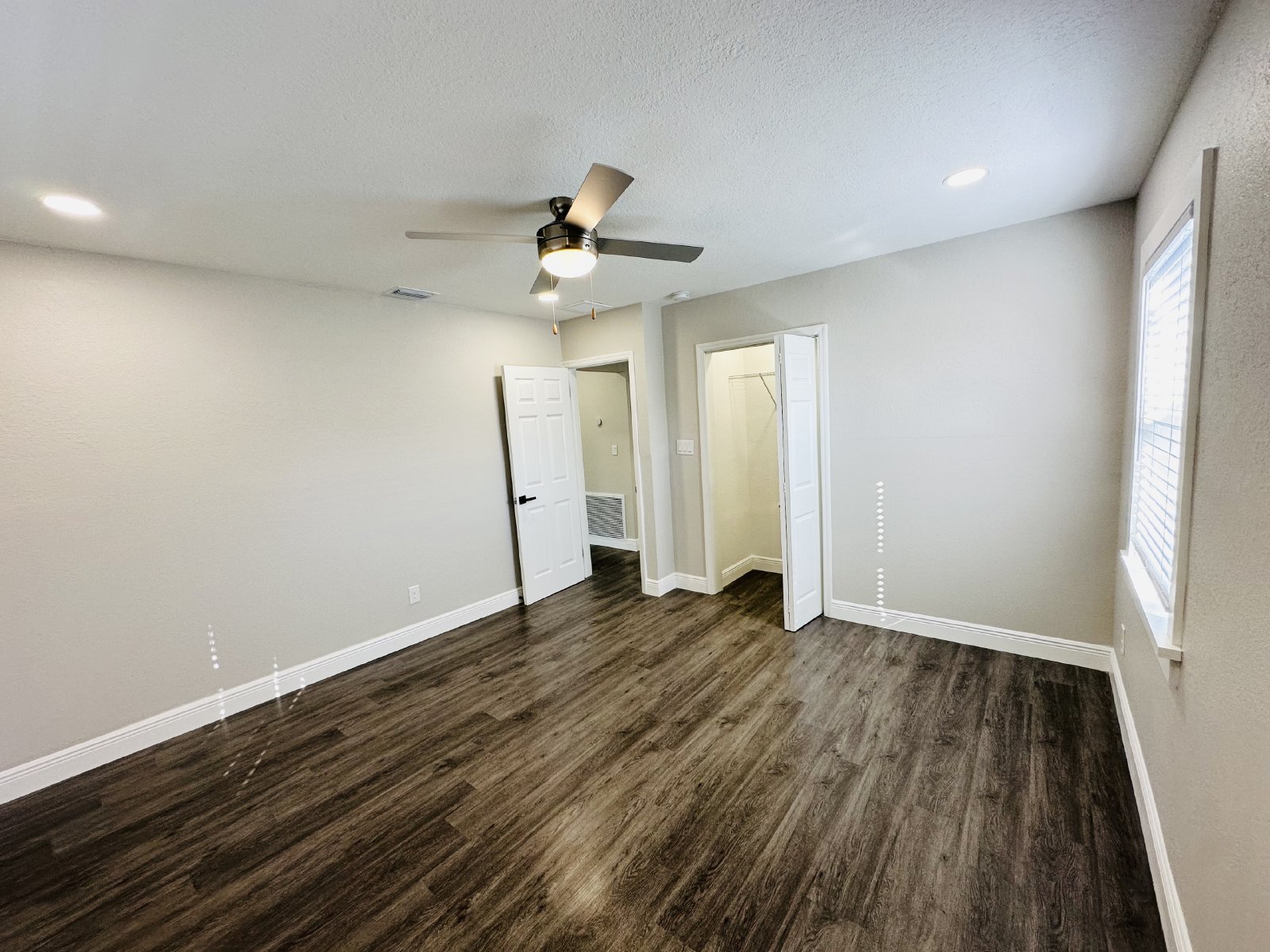 Beautiful all new Shore Acres 3/2! property image