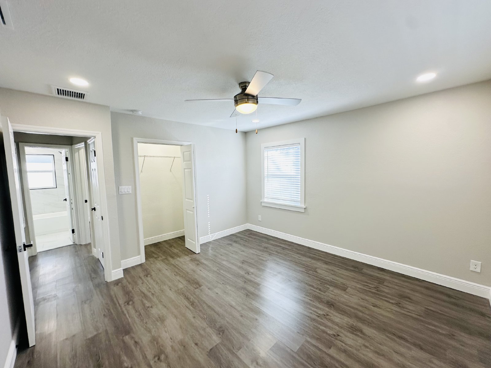 Beautiful all new Shore Acres 3/2! property image