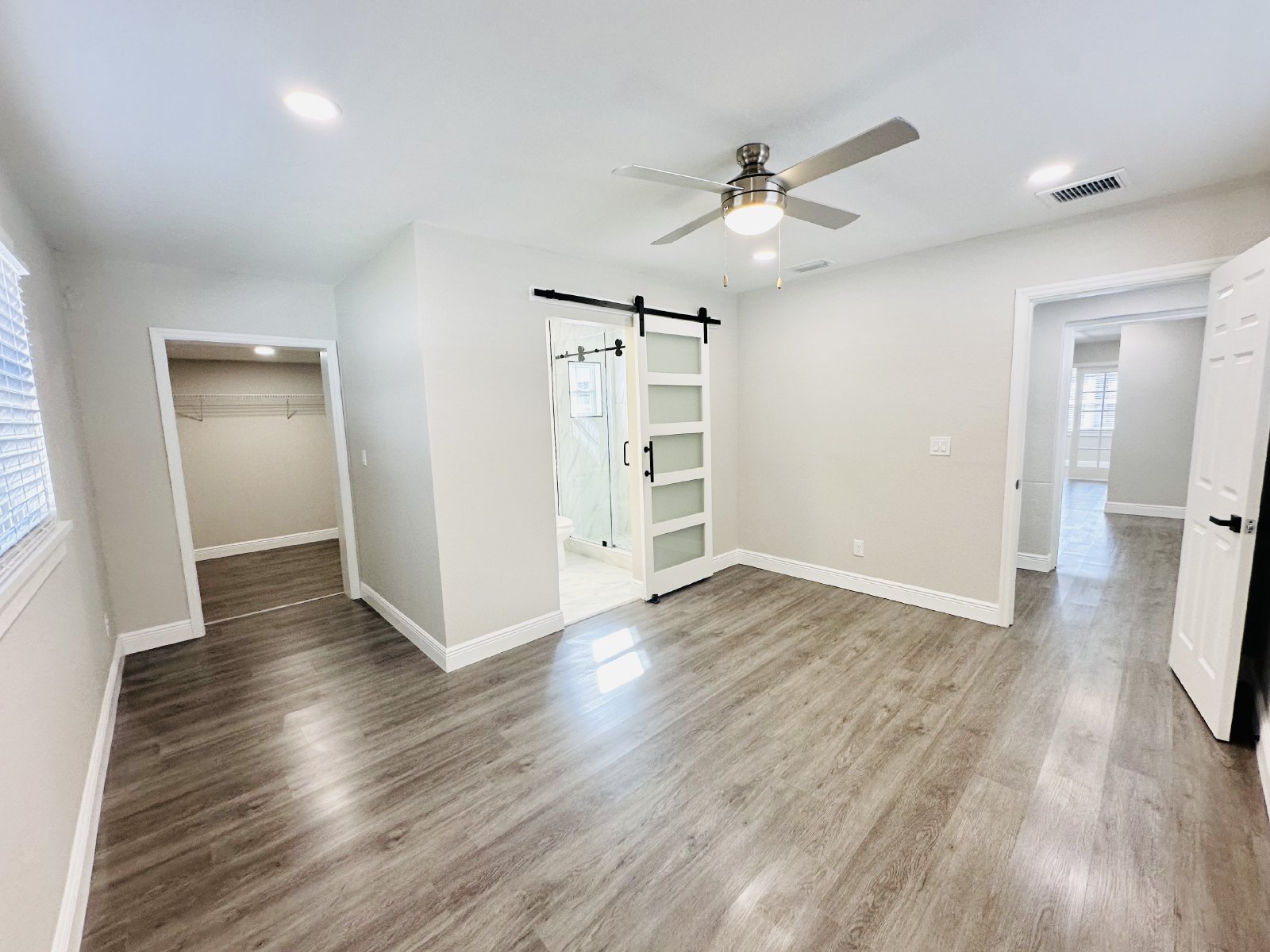 Beautiful all new Shore Acres 3/2! property image