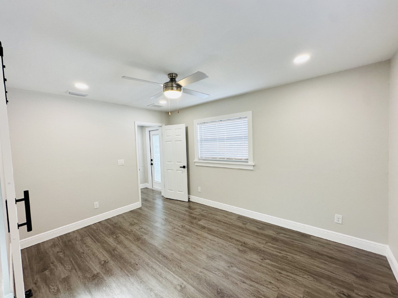 Beautiful all new Shore Acres 3/2! property image