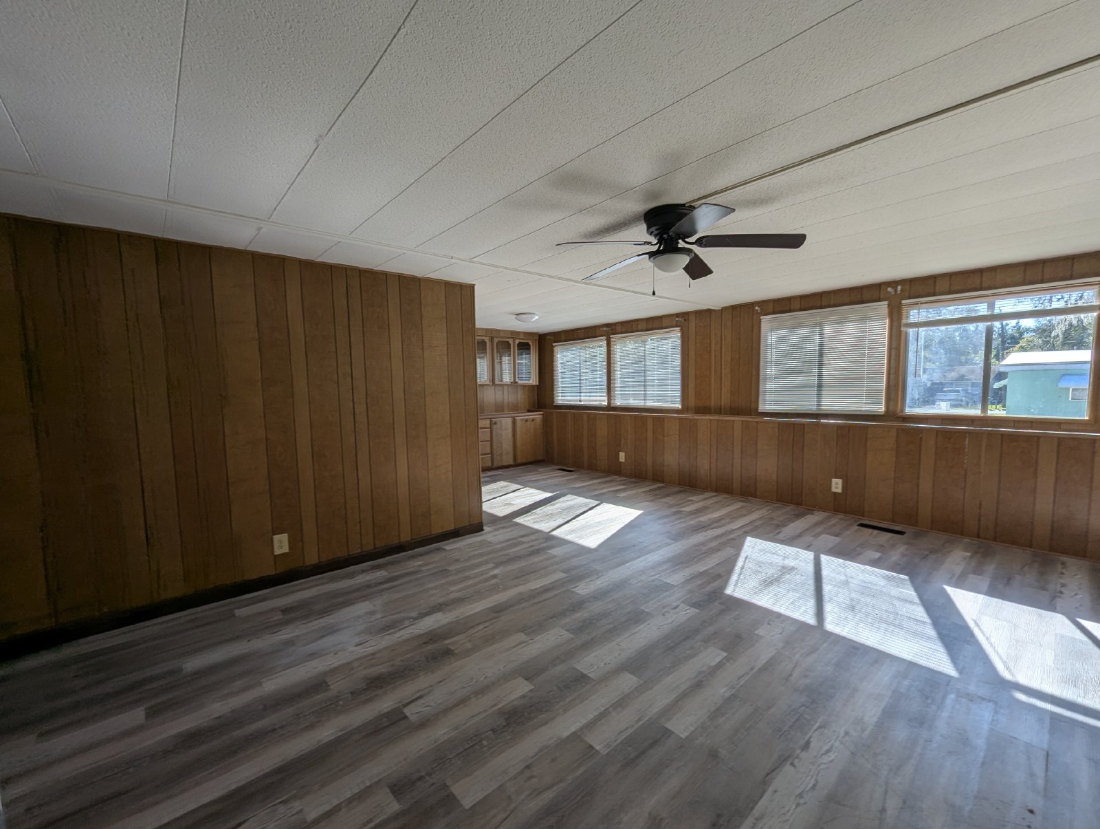 3 Bedroom 2 Bathroom Home In Brooksville property image