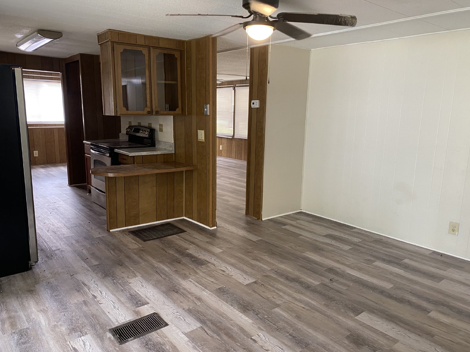 3 Bedroom 2 Bathroom Home In Brooksville property image