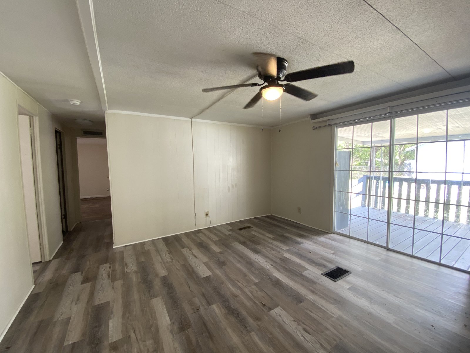 3 Bedroom 2 Bathroom Home In Brooksville property image