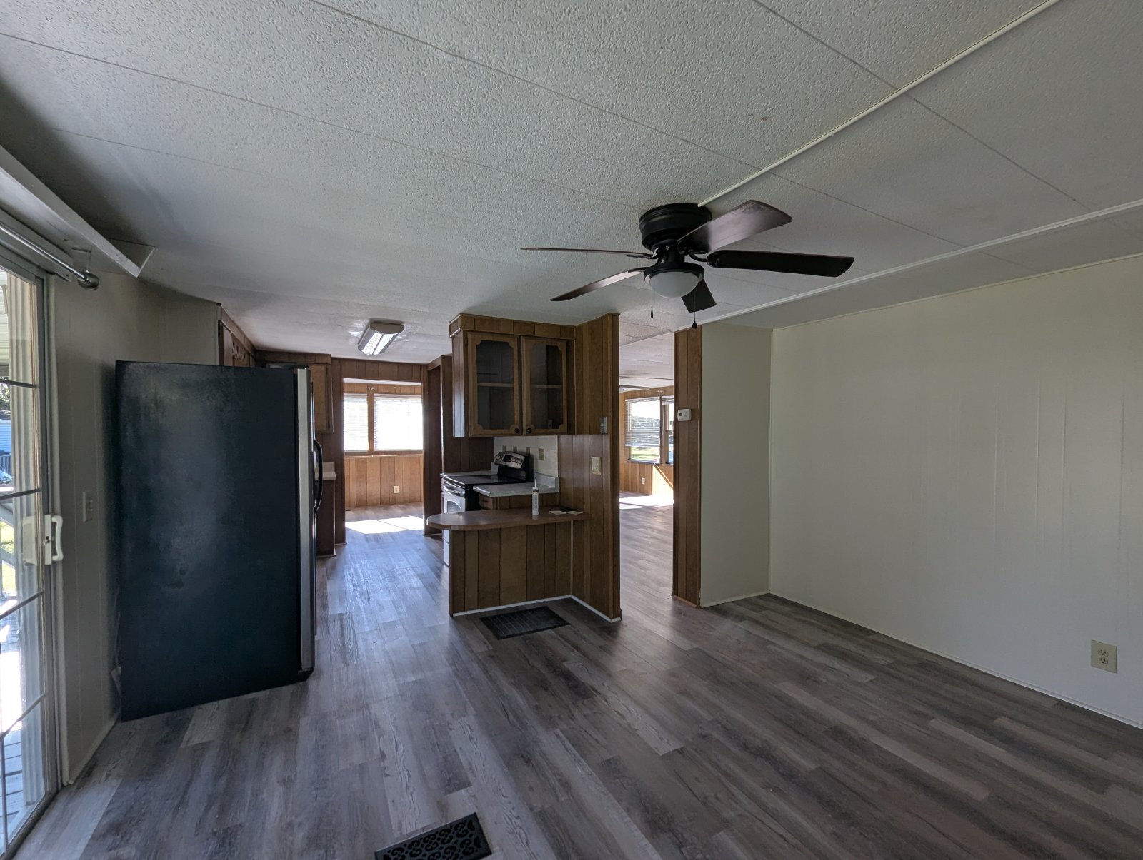 3 Bedroom 2 Bathroom Home In Brooksville property image