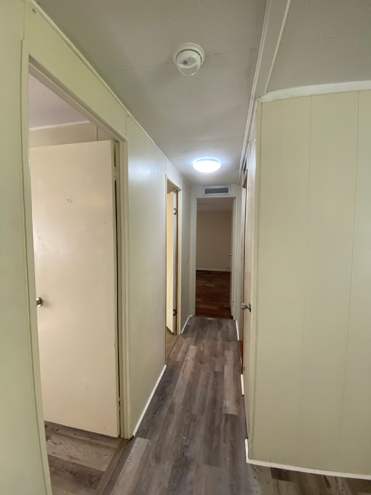 3 Bedroom 2 Bathroom Home In Brooksville property image