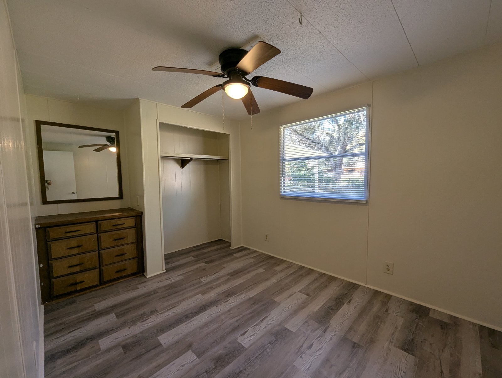 3 Bedroom 2 Bathroom Home In Brooksville property image
