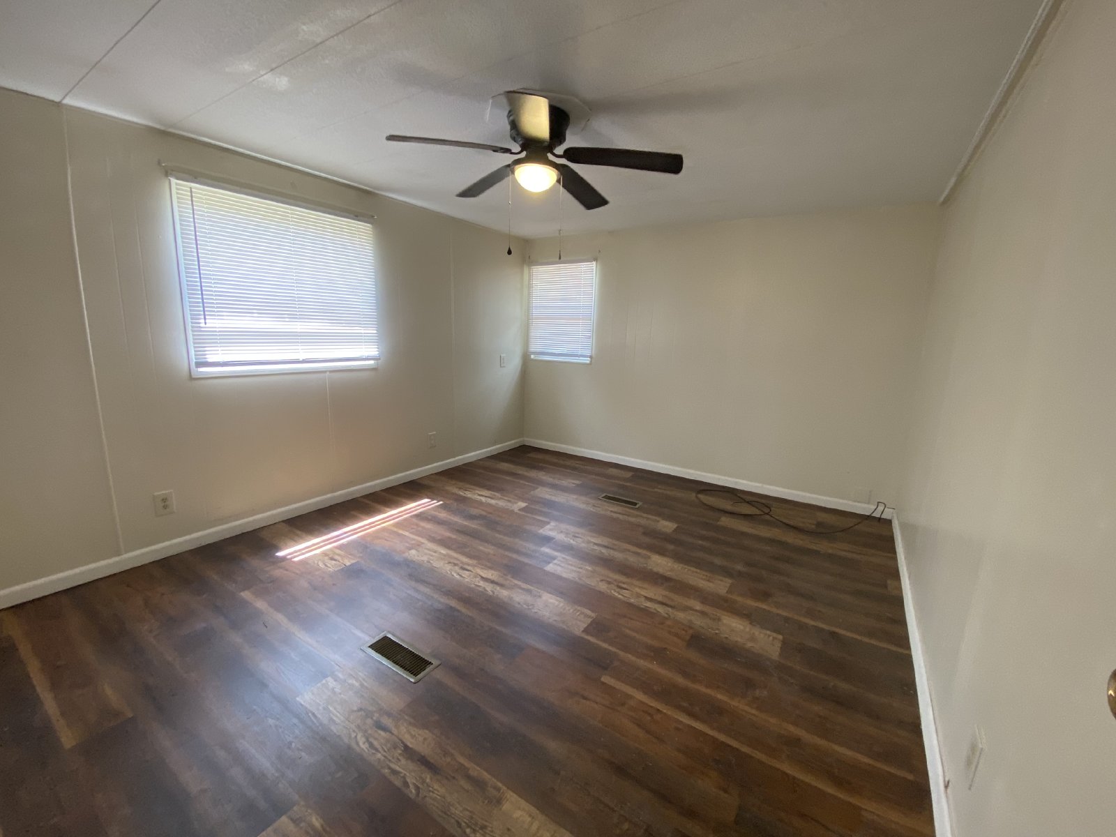 3 Bedroom 2 Bathroom Home In Brooksville property image