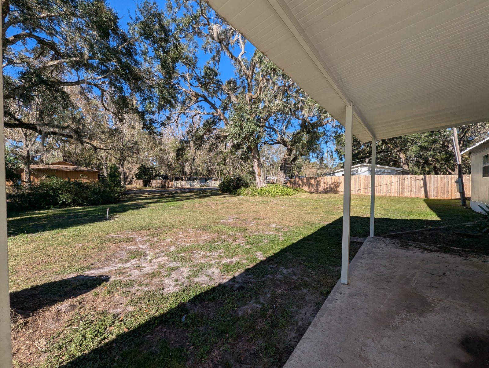 3 Bedroom 2 Bathroom Home In Brooksville property image