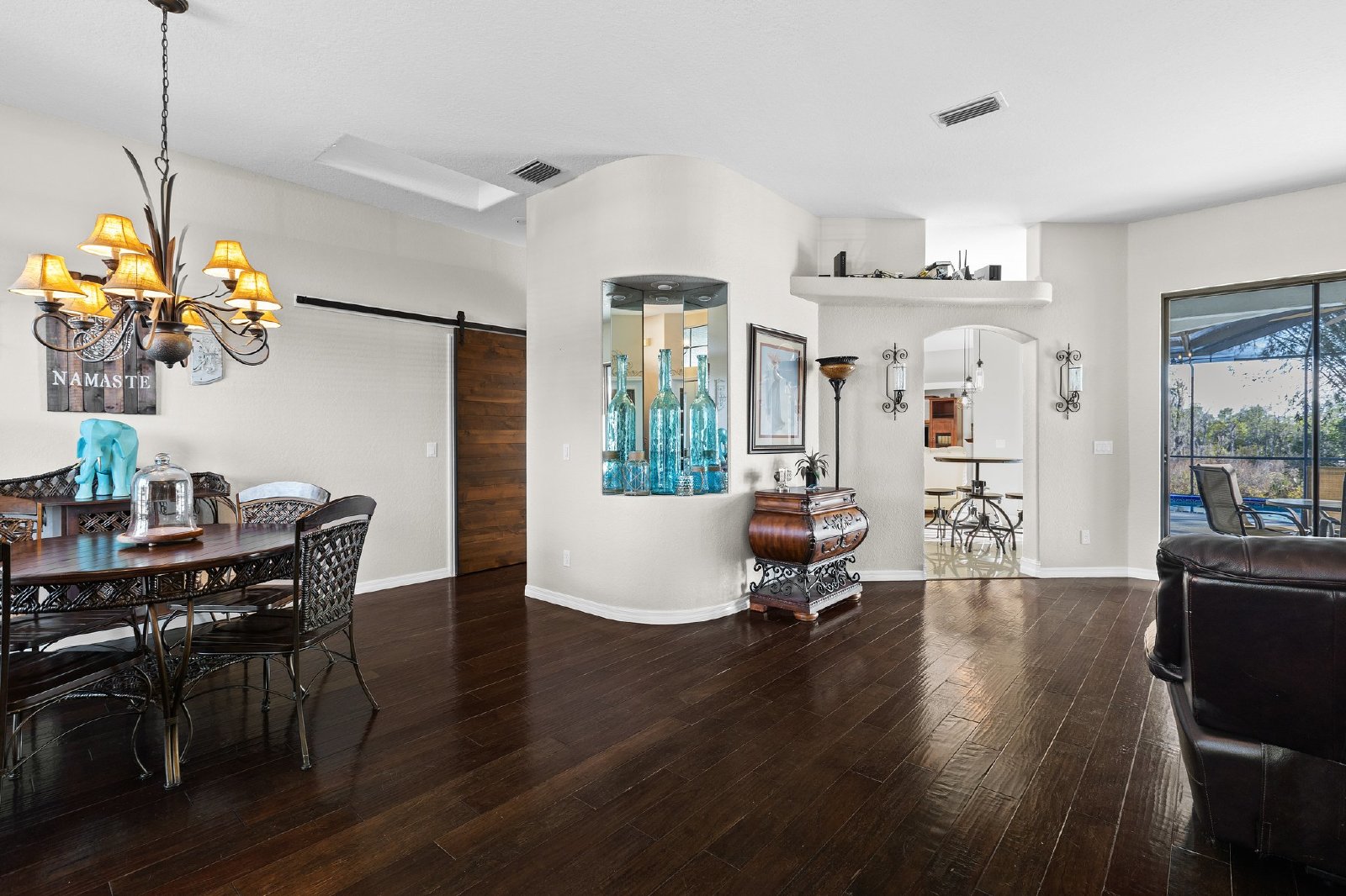 Stunning 4 Bed 3 Bath 3 Car Garage POOL Home Available For RENT property image