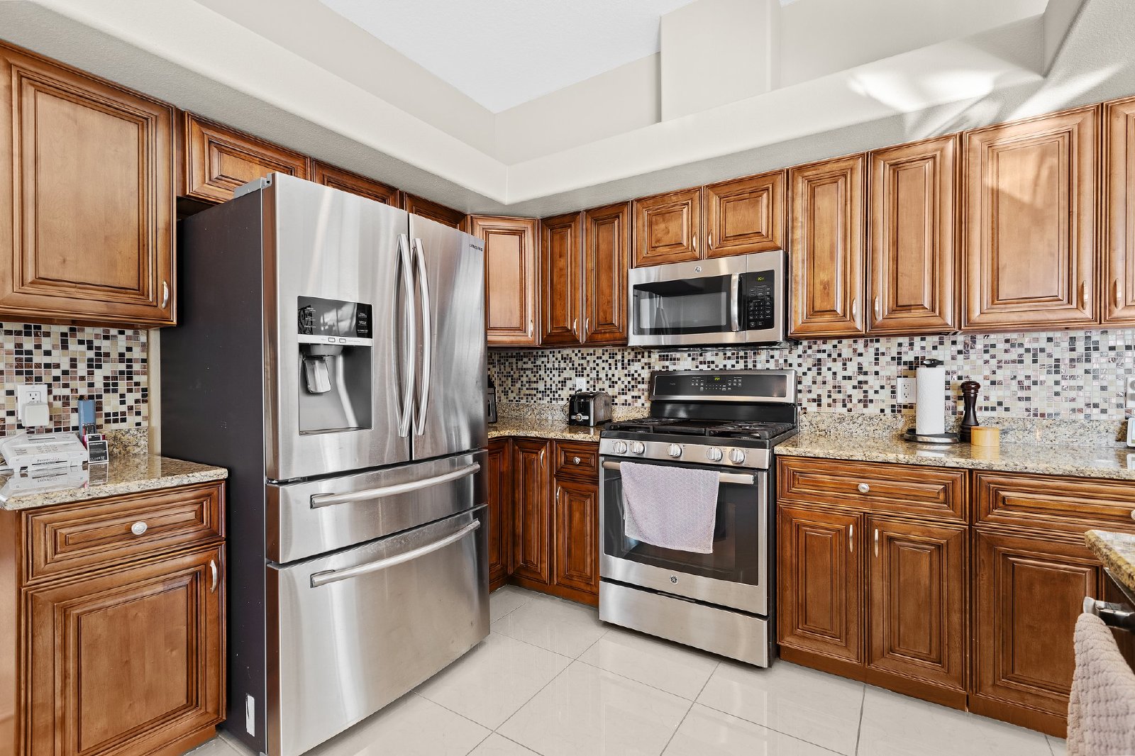 Stunning 4 Bed 3 Bath 3 Car Garage POOL Home Available For RENT property image