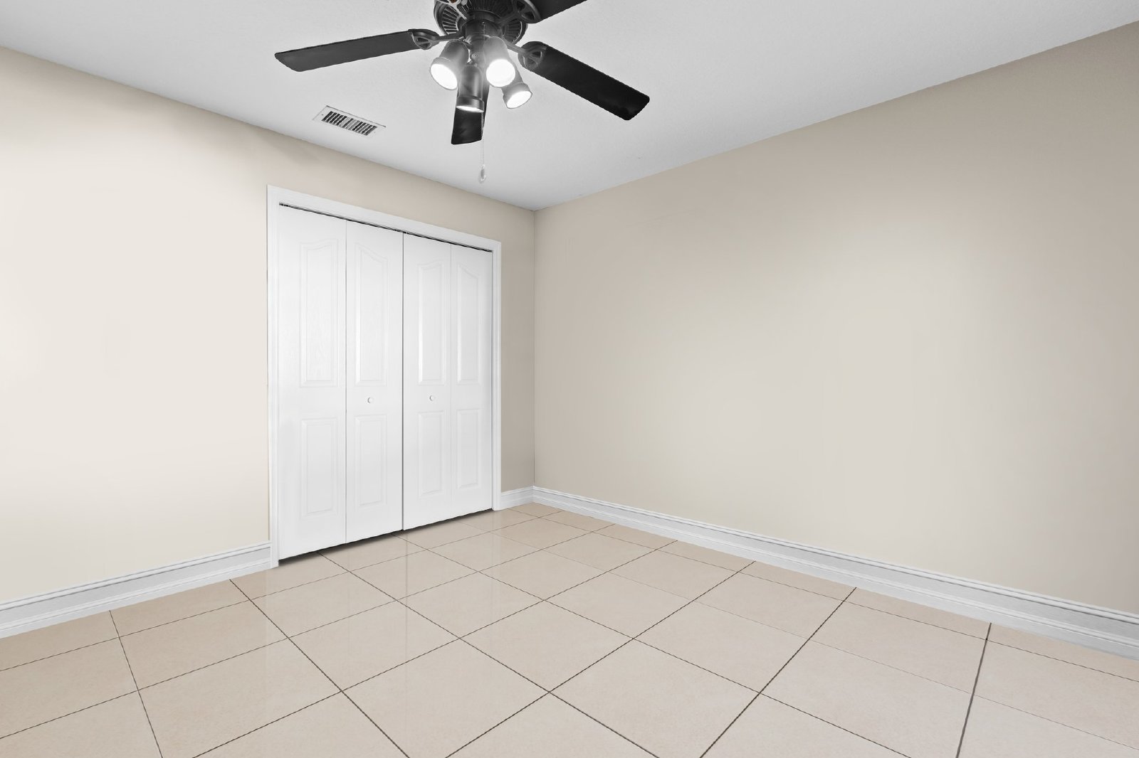 Stunning 4 Bed 3 Bath 3 Car Garage POOL Home Available For RENT property image