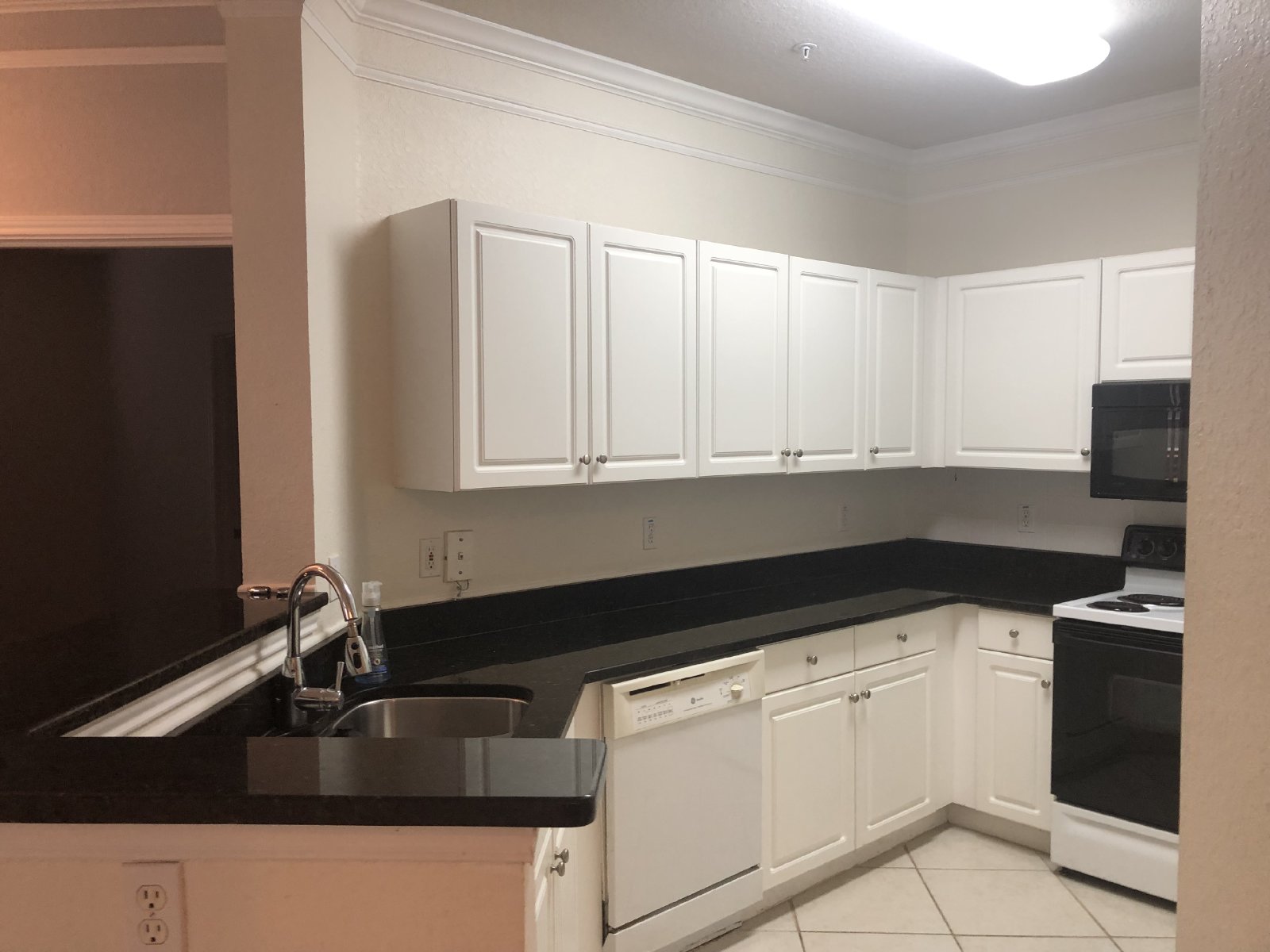 4323 Bayside Village Dr Unit 129, Tampa, FL 33615 property image