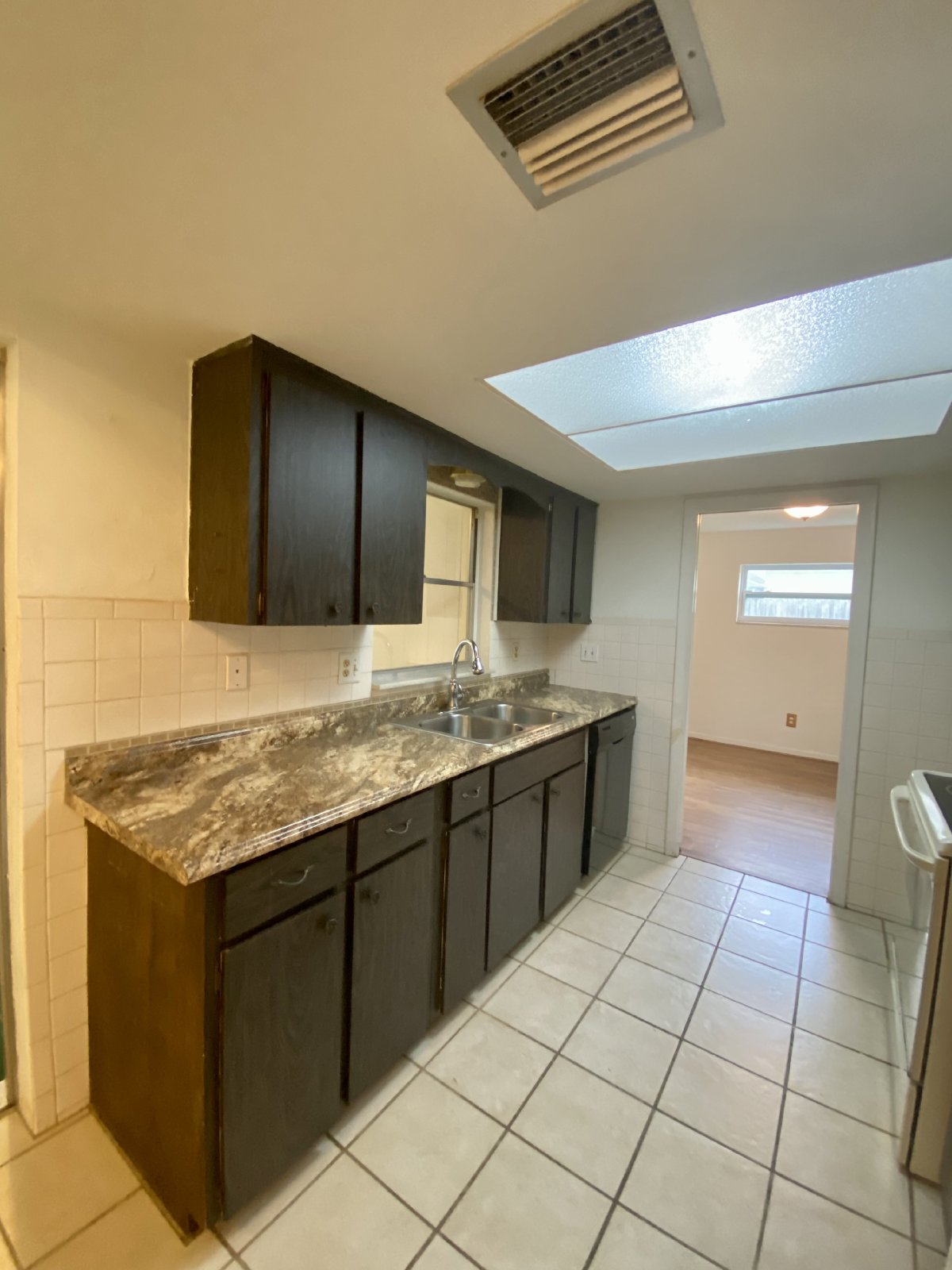 Adorable 2/2 In Clearwater Just 5 Miles To Clearwater Beach! property image