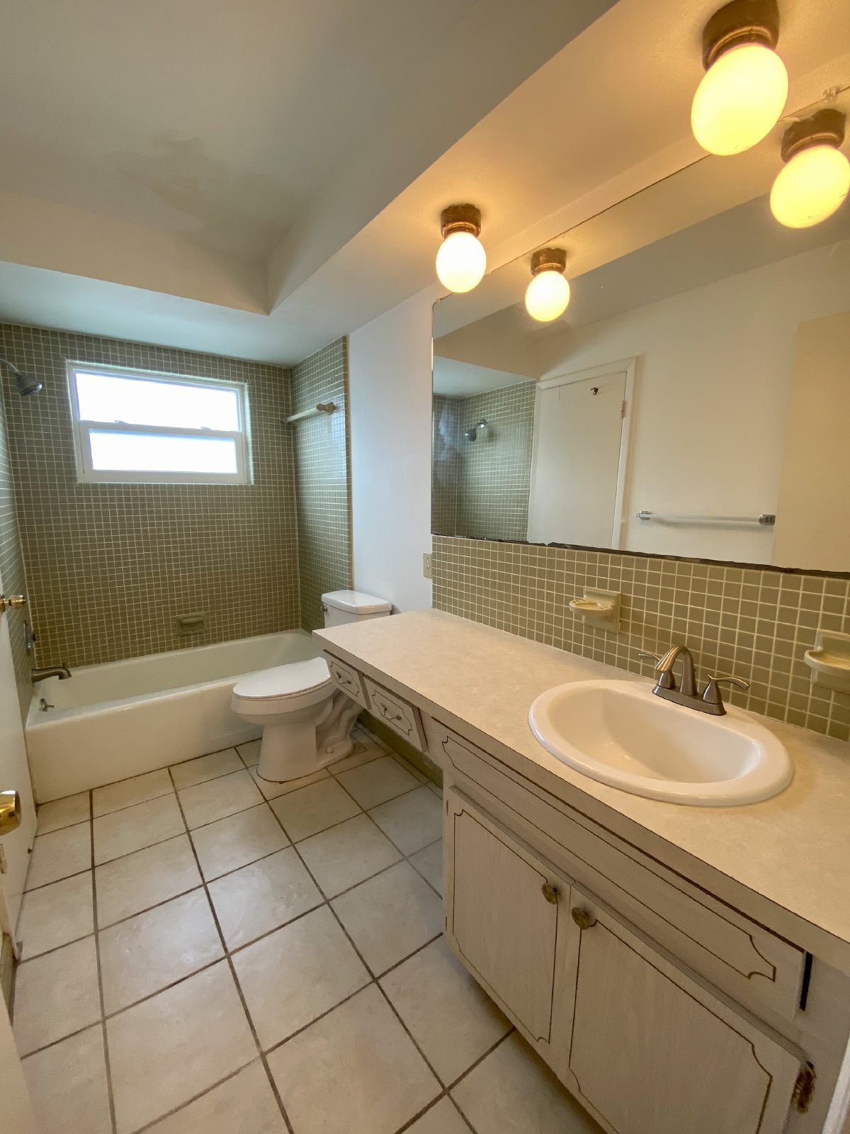 Adorable 2/2 In Clearwater Just 5 Miles To Clearwater Beach! property image