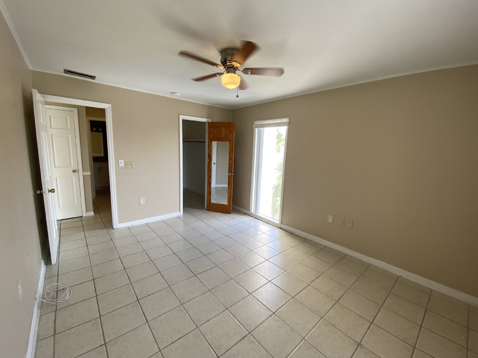 AVAILABLE AUGUST 5th Tampa! 1/1 Gated Community property image