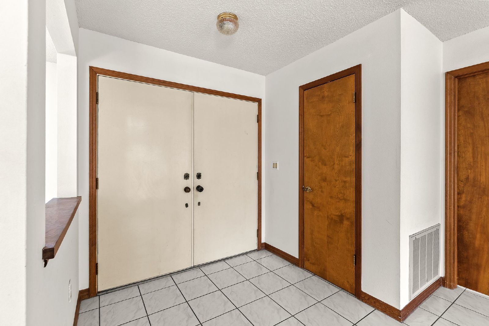 Charming 2/2/2, 1528 Sq Ft $1050 property image