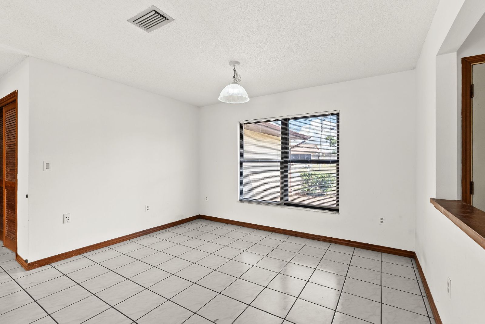 Charming 2/2/2, 1528 Sq Ft $1050 property image