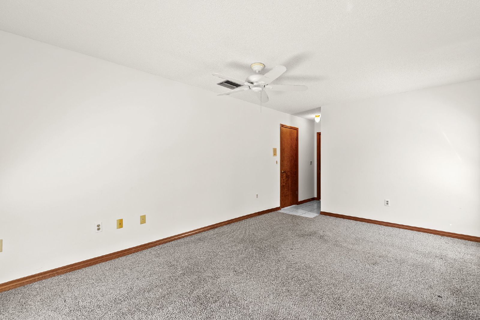 Charming 2/2/2, 1528 Sq Ft $1050 property image