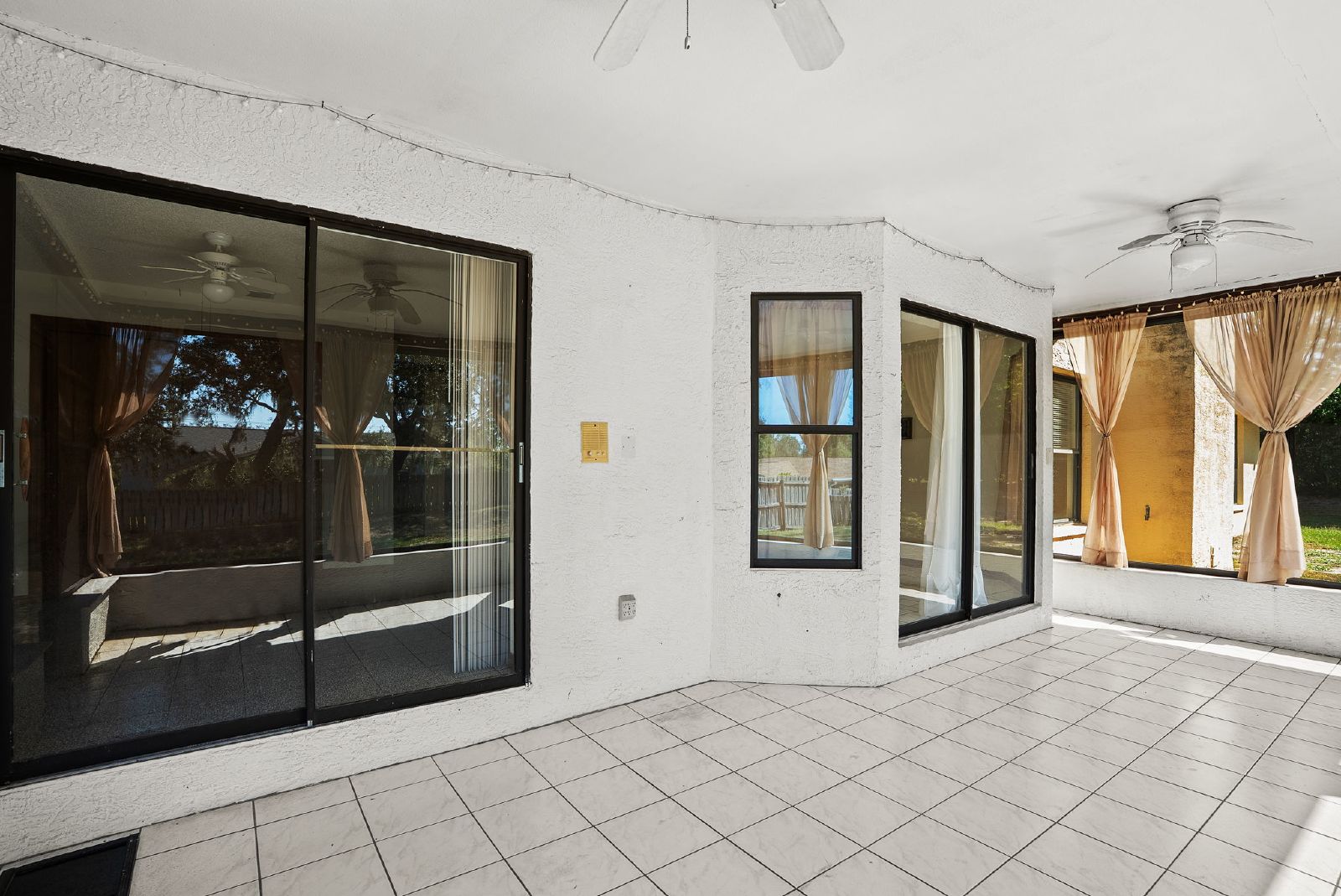 Charming 2/2/2, 1528 Sq Ft $1050 property image