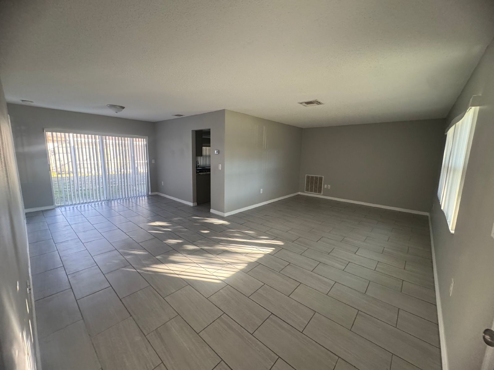 Beautiful Updated 2 Bedroom 2 Bathroom Home in Hudson property image