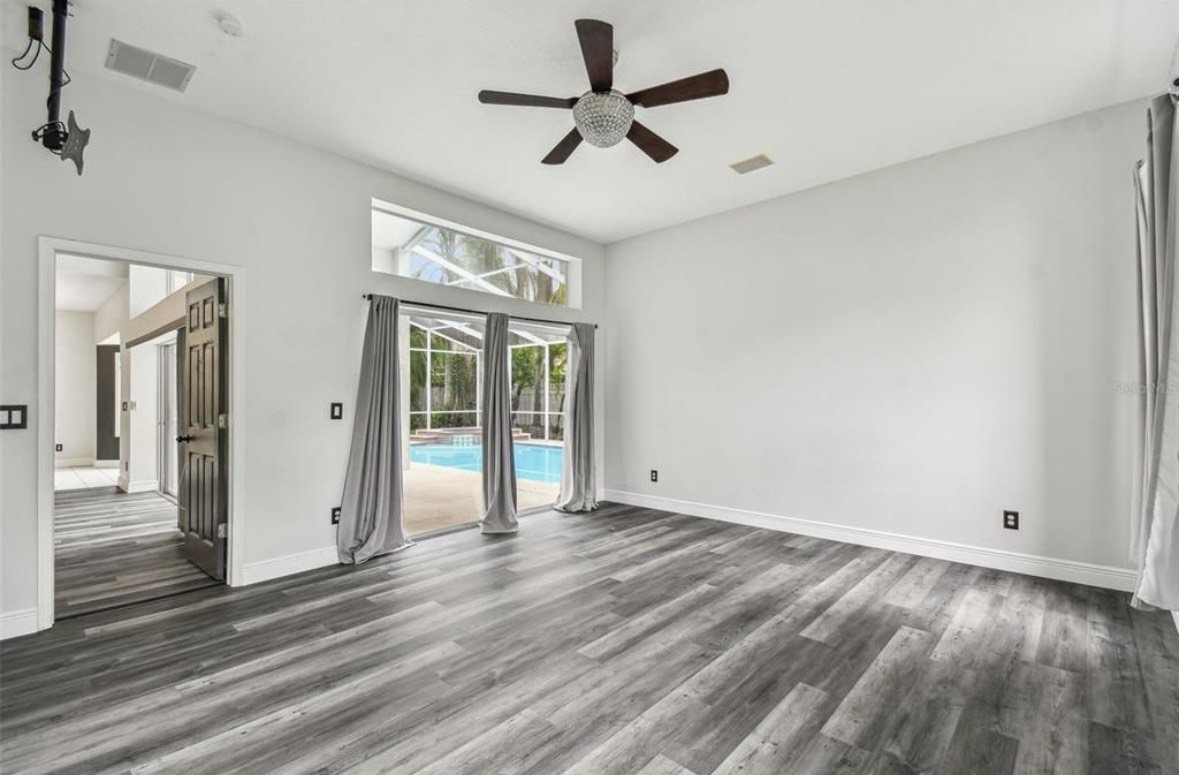 Gorgeous! Tampa Palms 4/3.5/2 Pool Home. property image