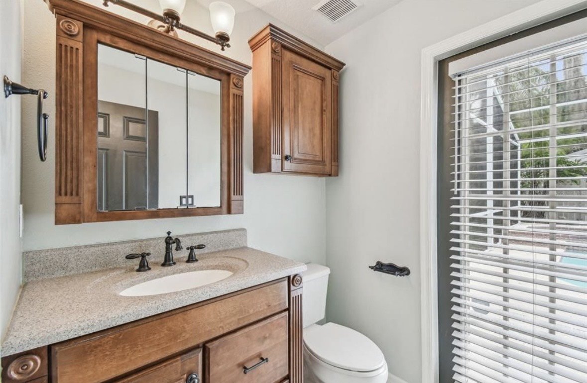 Gorgeous! Tampa Palms 4/3.5/2 Pool Home. property image