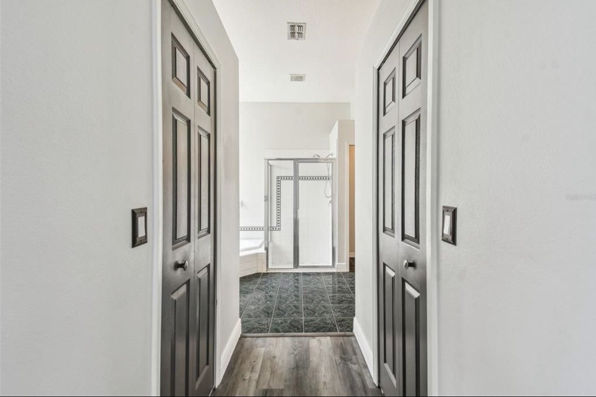 Gorgeous! Tampa Palms 4/3.5/2 Pool Home. property image