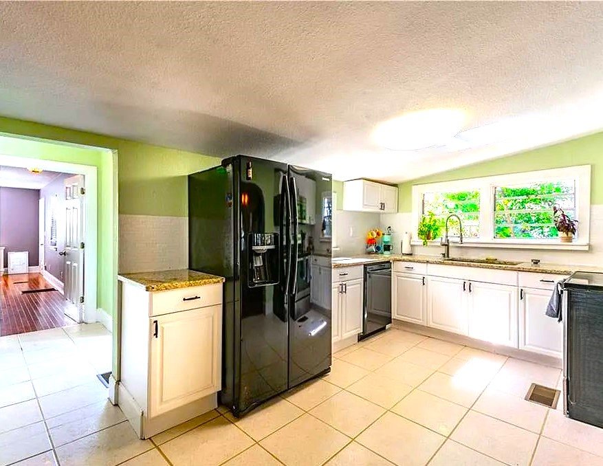 Kenwood Historic Bungalow Home With Porch & Wood Floors property image