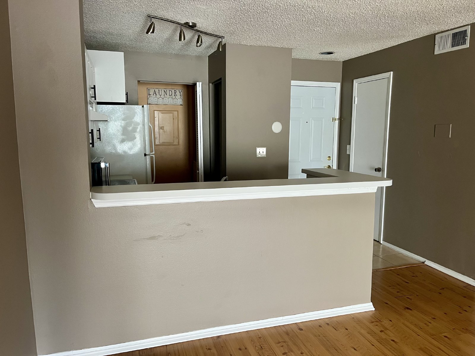 Two Bedroom Two Bath Condo In Gated Community - Carrollwood property image