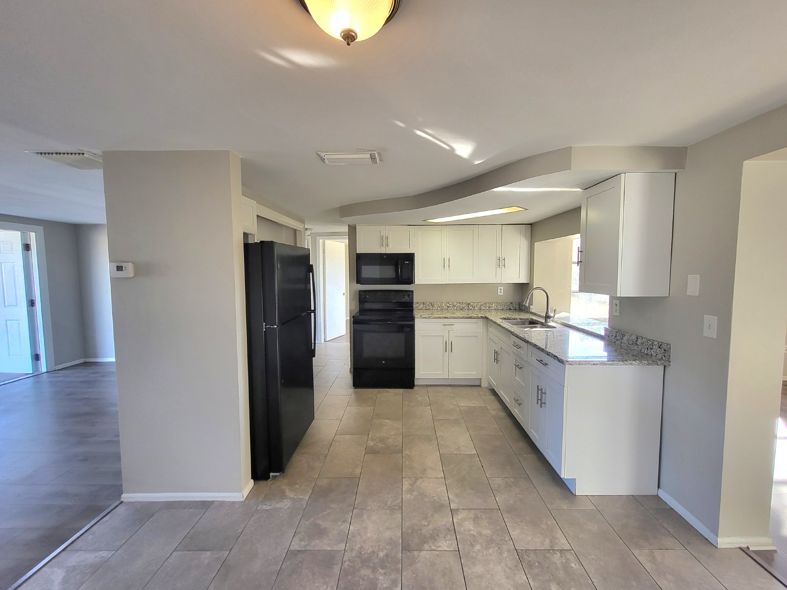 Newly Renovated Beautiful 2/2/1. property image