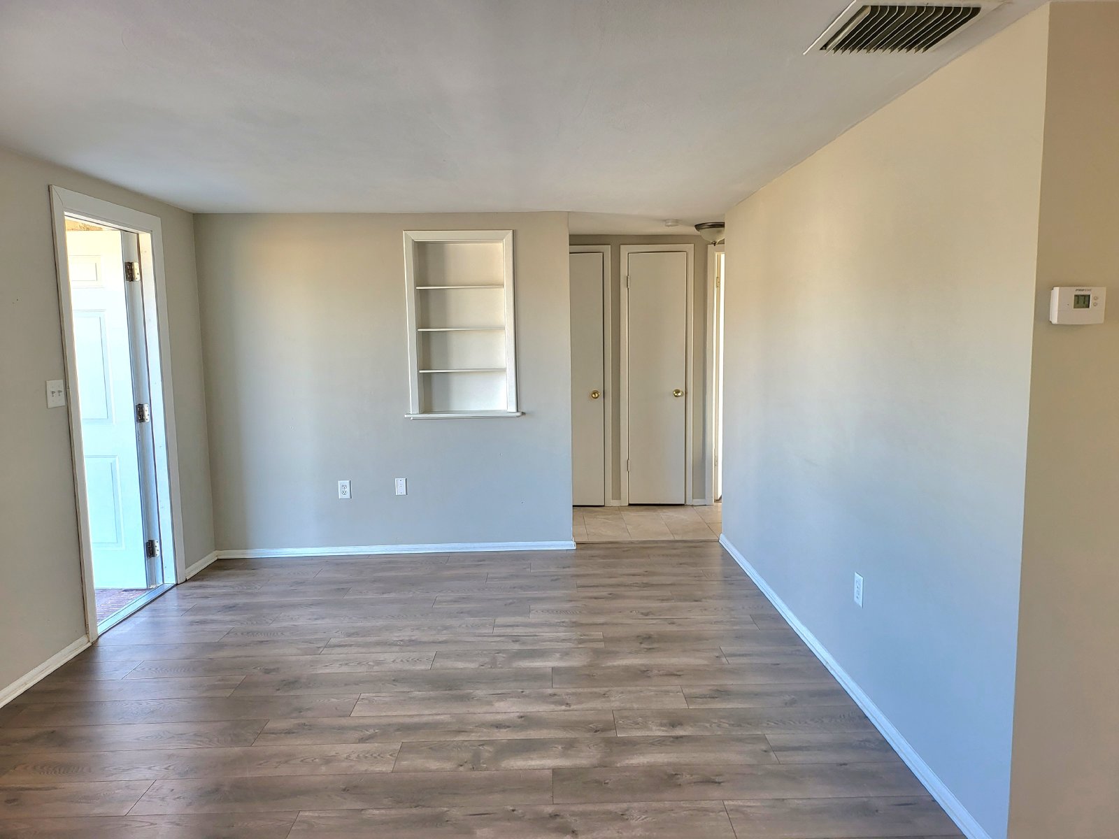 Newly Renovated Beautiful 2/2/1. property image