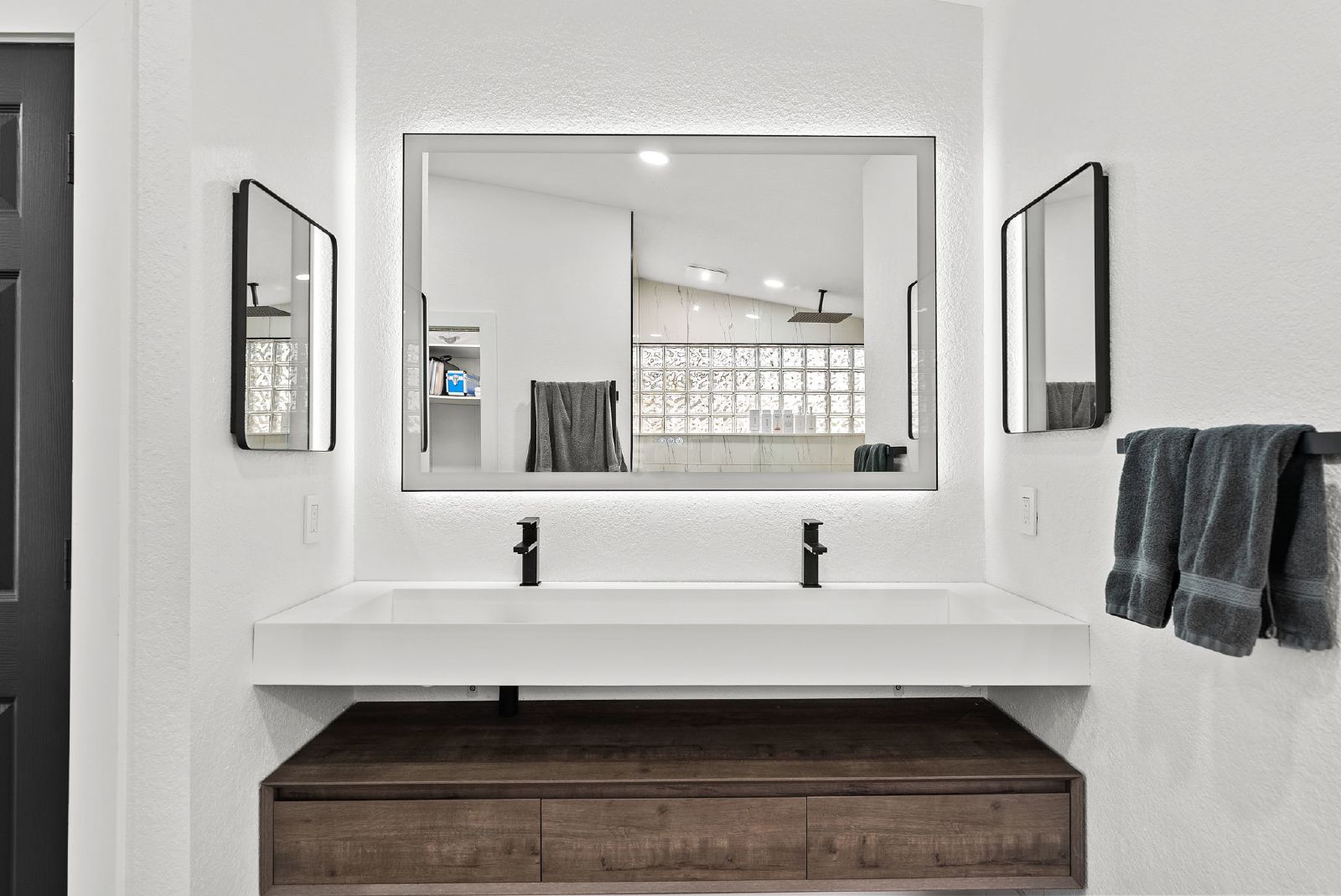 FIRST TIME Rental On Half Moon Lake!!! property image