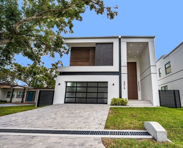 New Built Beauty In South Tampa-Four Bed, Four And A Half Bath property image