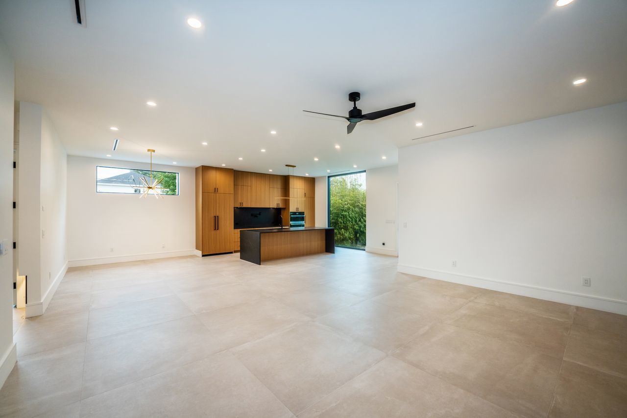 New Built Beauty In South Tampa-Four Bed, Four And A Half Bath property image