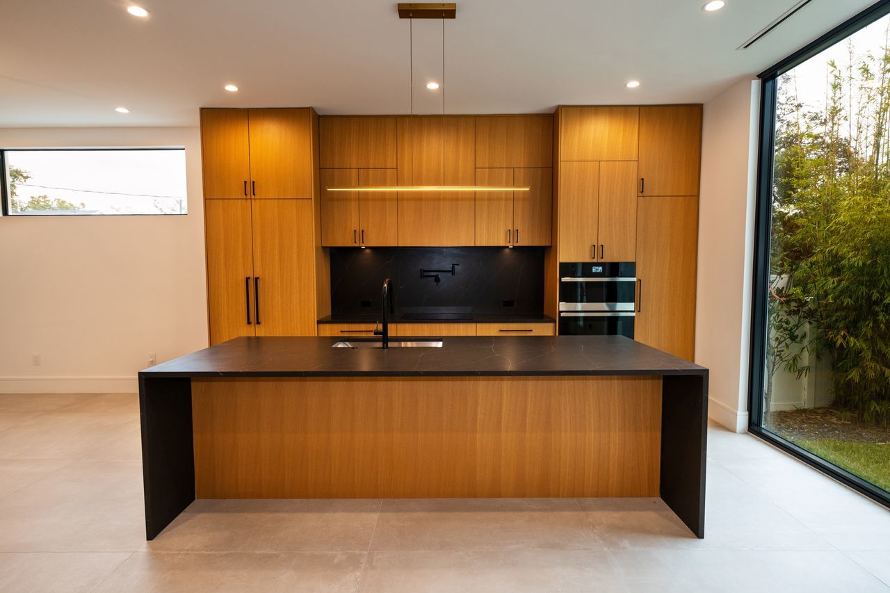 New Built Beauty In South Tampa-Four Bed, Four And A Half Bath property image