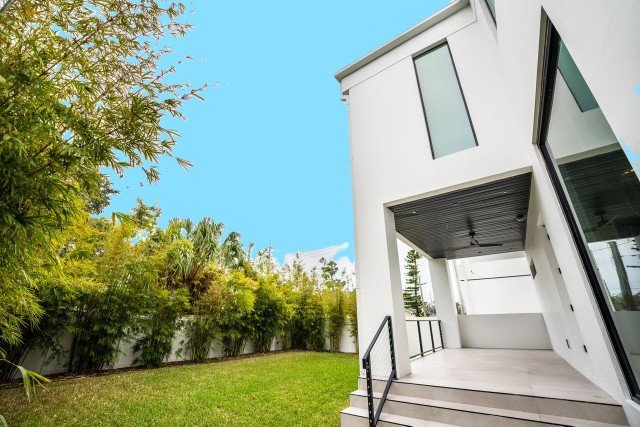 New Built Beauty In South Tampa-Four Bed, Four And A Half Bath property image