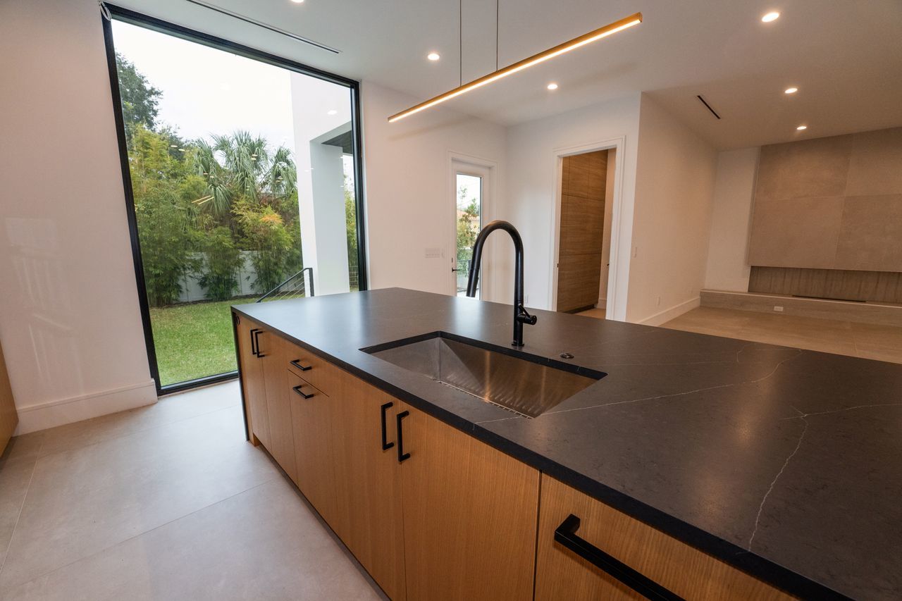 New Built Beauty In South Tampa-Four Bed, Four And A Half Bath property image