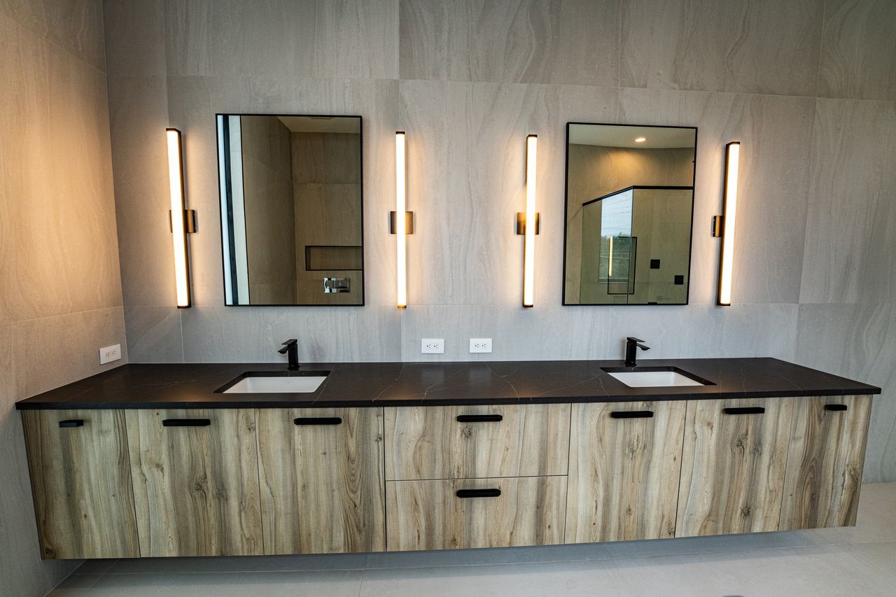 New Built Beauty In South Tampa-Four Bed, Four And A Half Bath property image